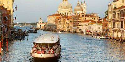 vaporetto-a-venezia-copyright-credit-canva